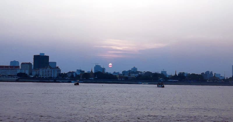 Phnom Penh: Cruise the Mekong at Your Own Pace